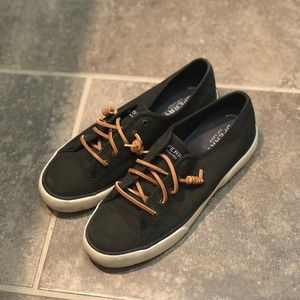 Women’s Sperry sneakers